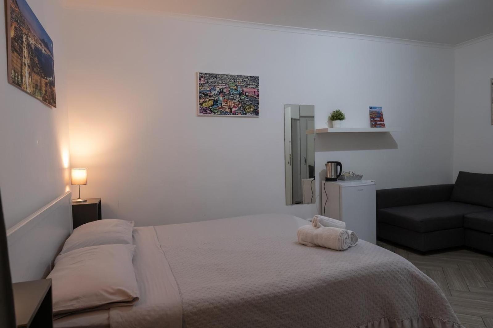 Toledo Road 429 Otel Napoli Dış mekan fotoğraf