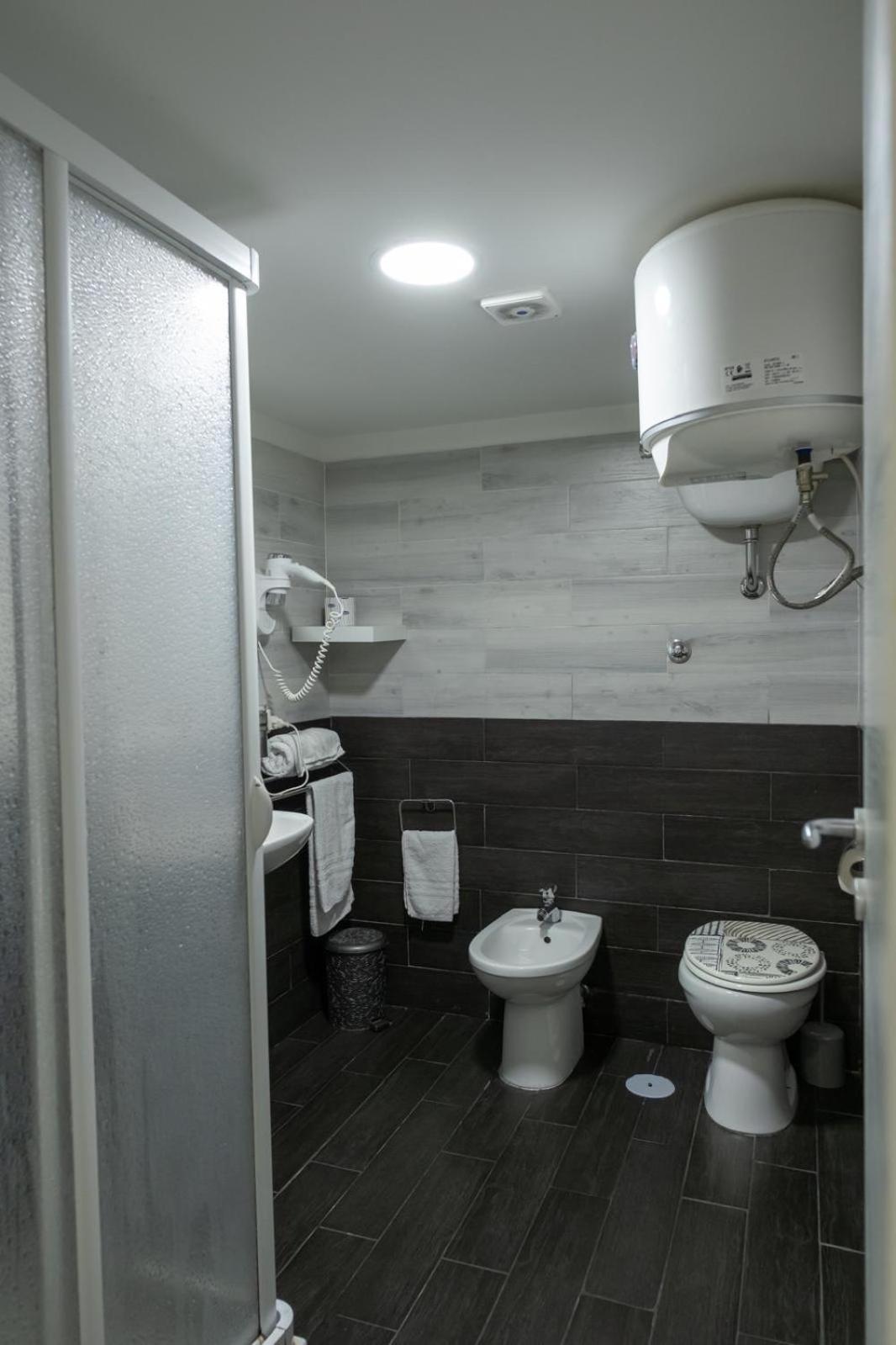 Toledo Road 429 Otel Napoli Dış mekan fotoğraf